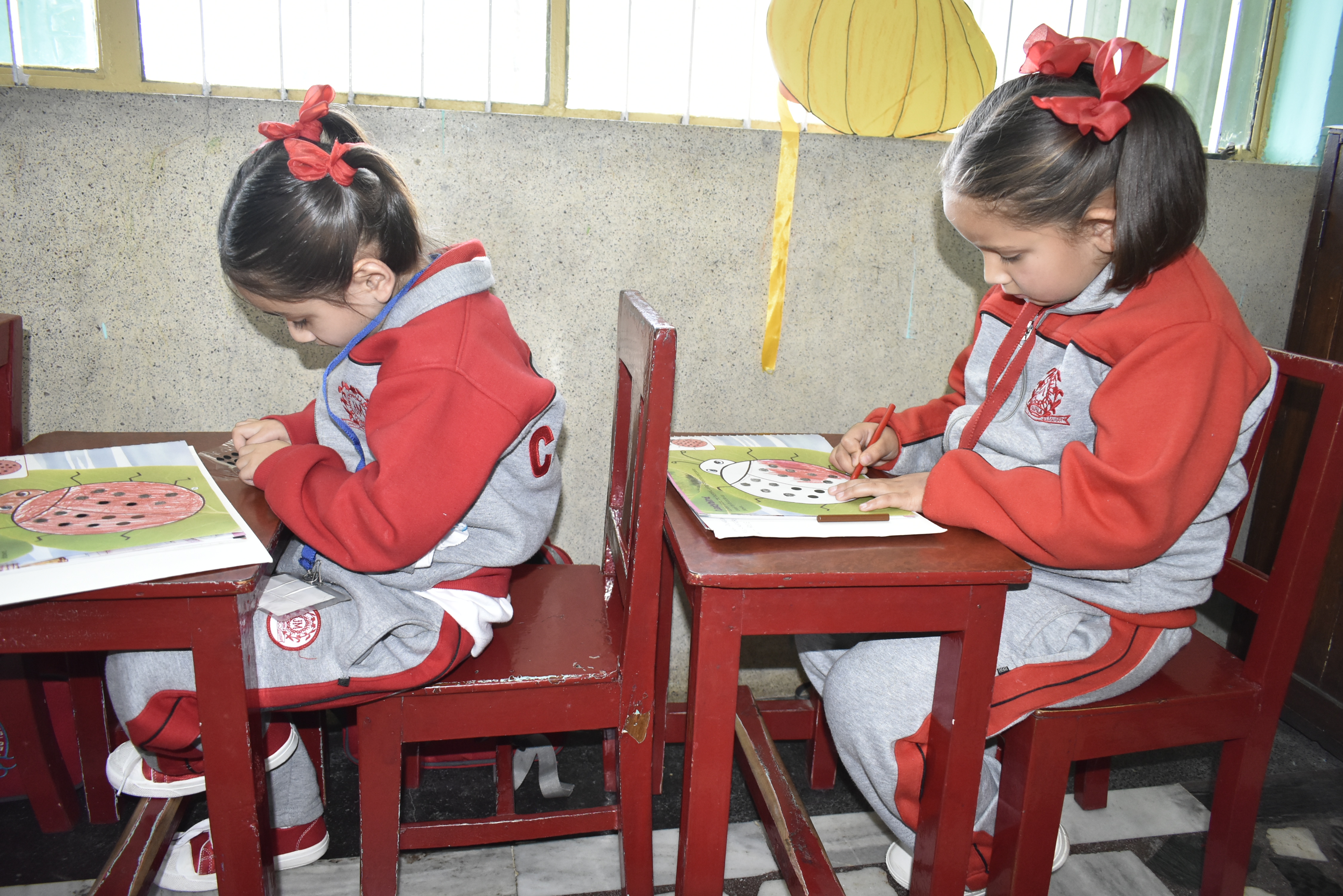 BINDI PASTING ACTIVITY (NURSERY)