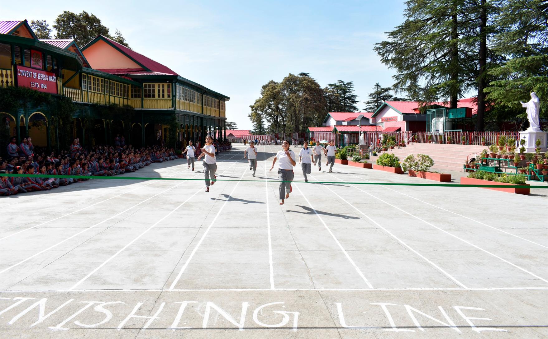 INTER-HOUSE 100-METRE RACE (CLASSES VI–XII)