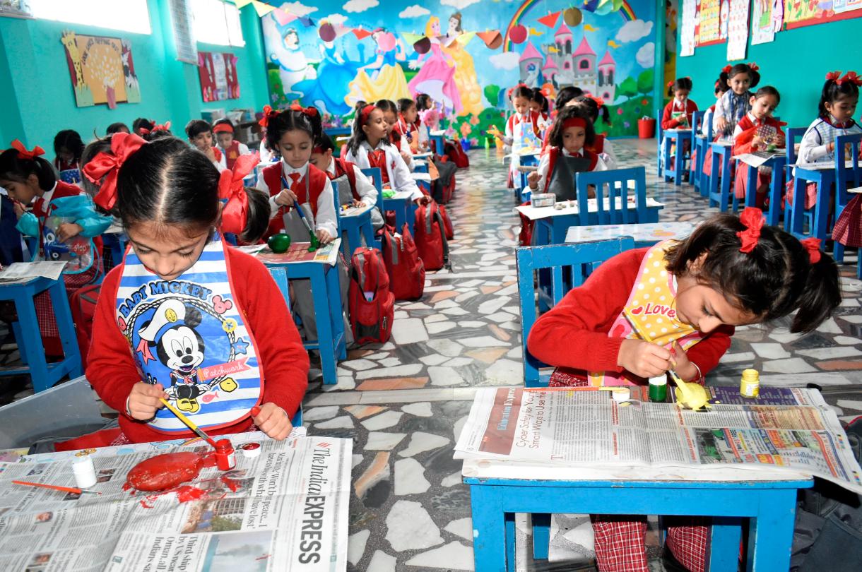 STONE PAINTING AND DECORATING ACTIVITY (KG)