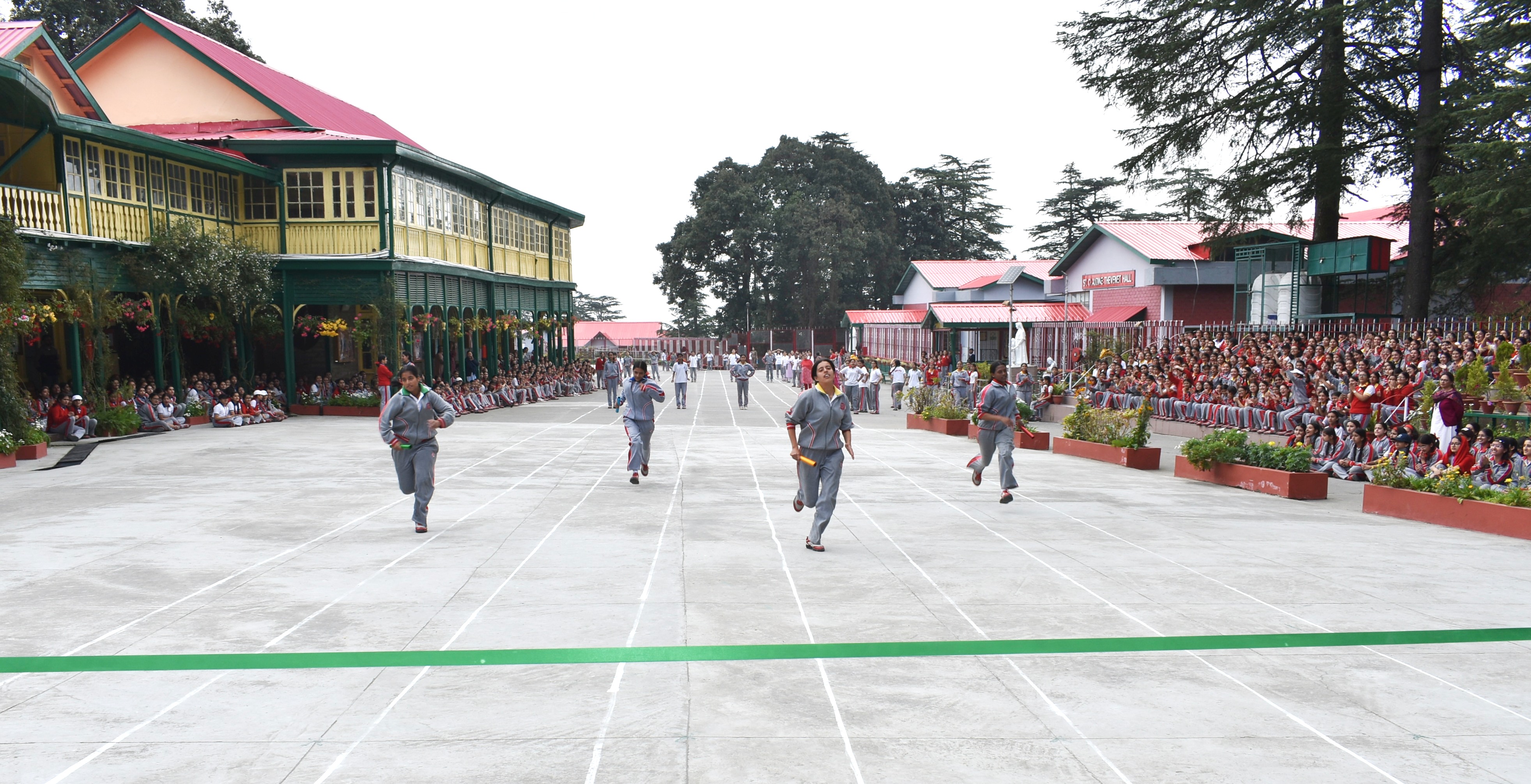 HOUSE-WISE 100 METRE BATON RELAY